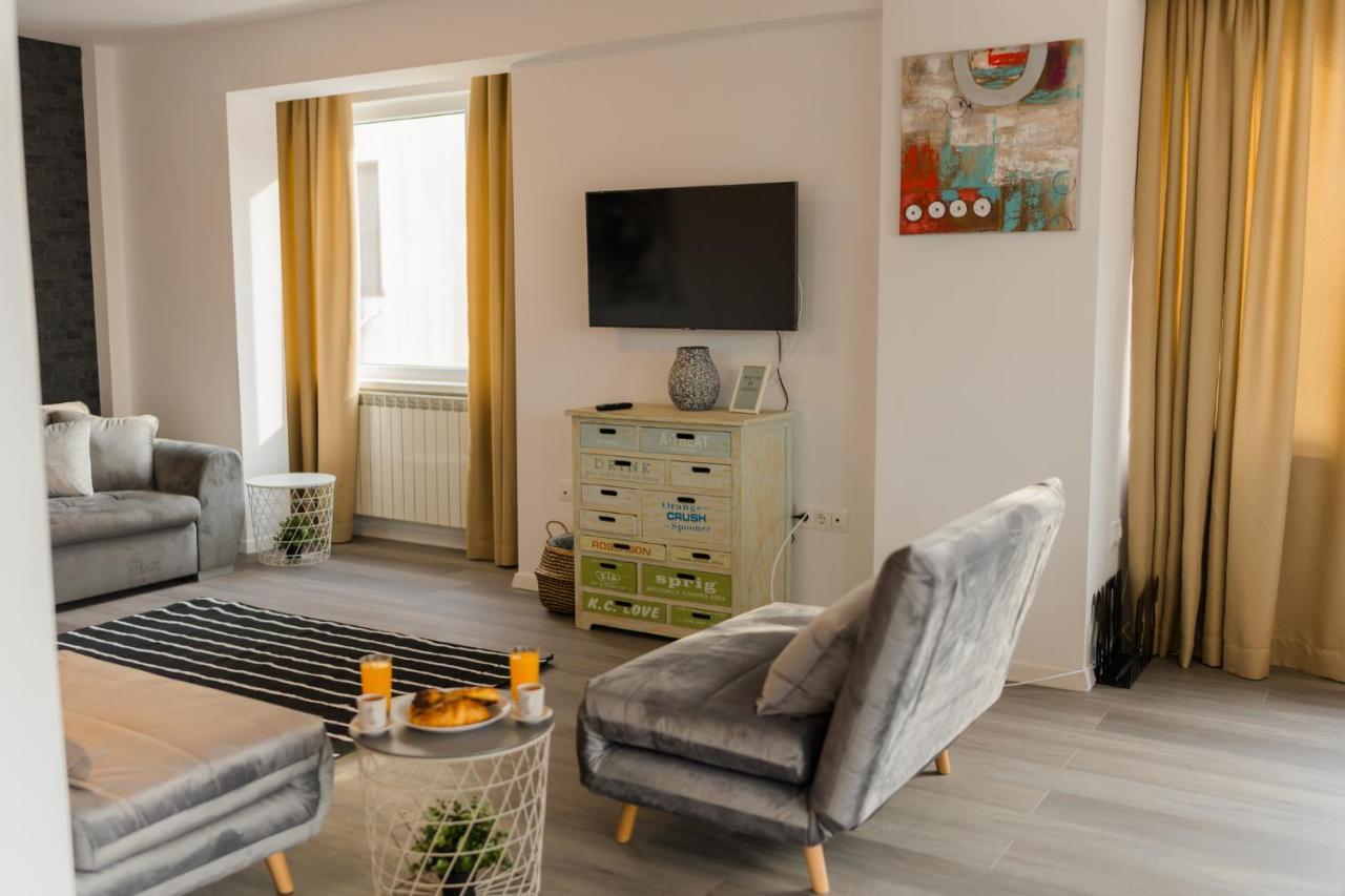Penthouse With Huge Rooftop Terrace & City View Bucharest Exterior photo