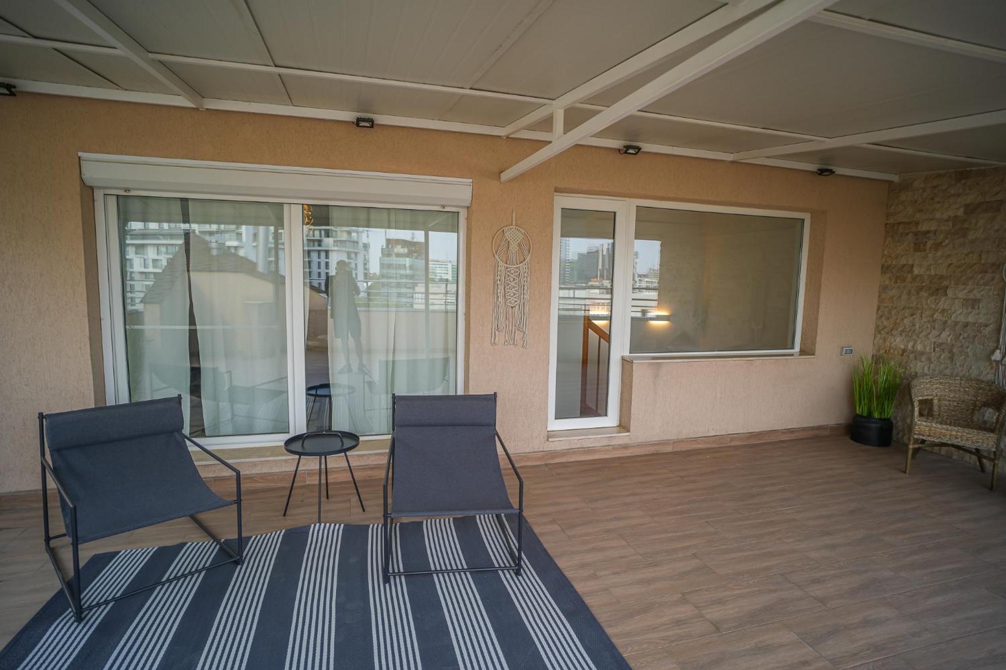 Penthouse With Huge Rooftop Terrace & City View Bucharest Exterior photo