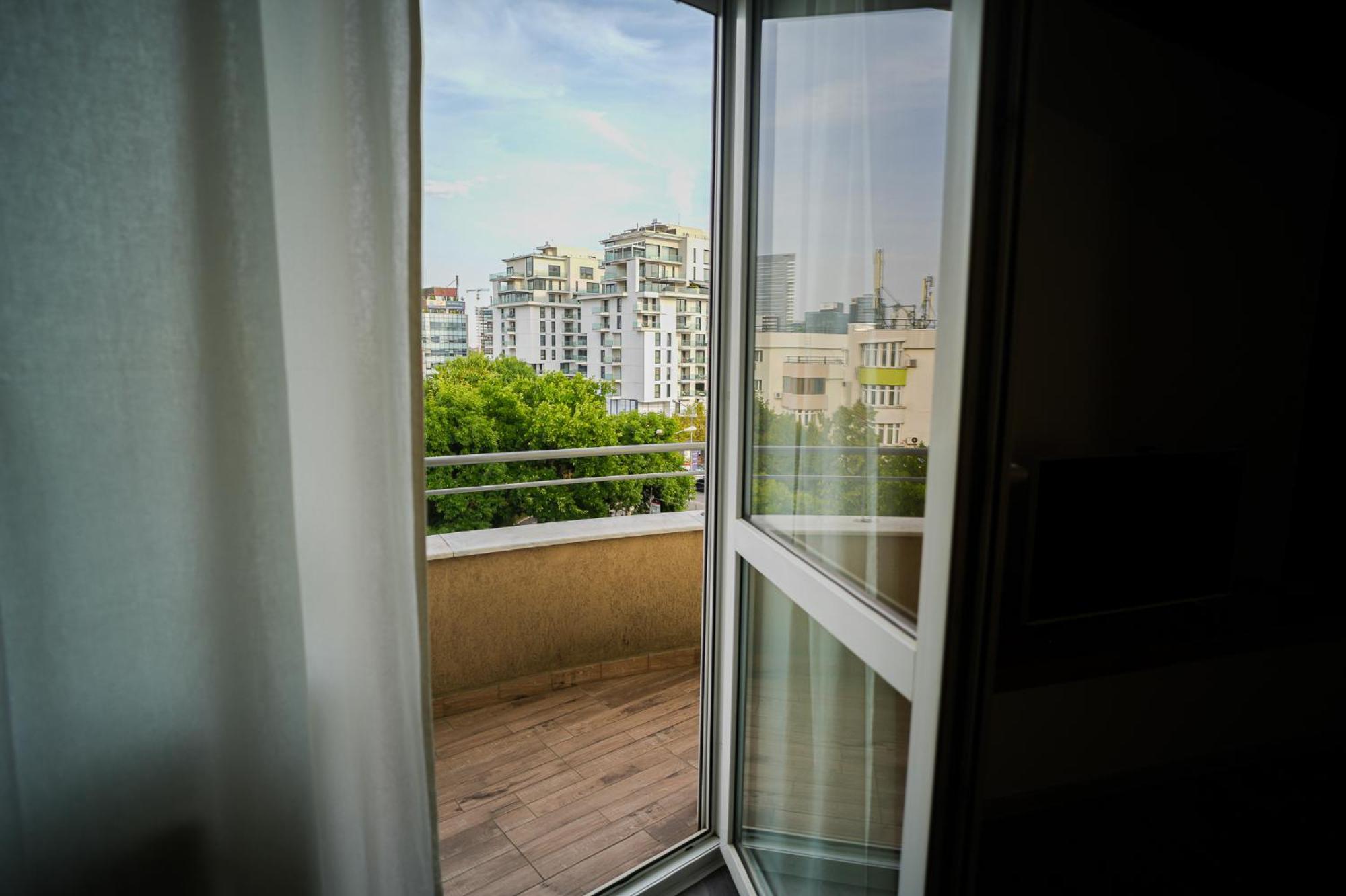Penthouse With Huge Rooftop Terrace & City View Bucharest Exterior photo