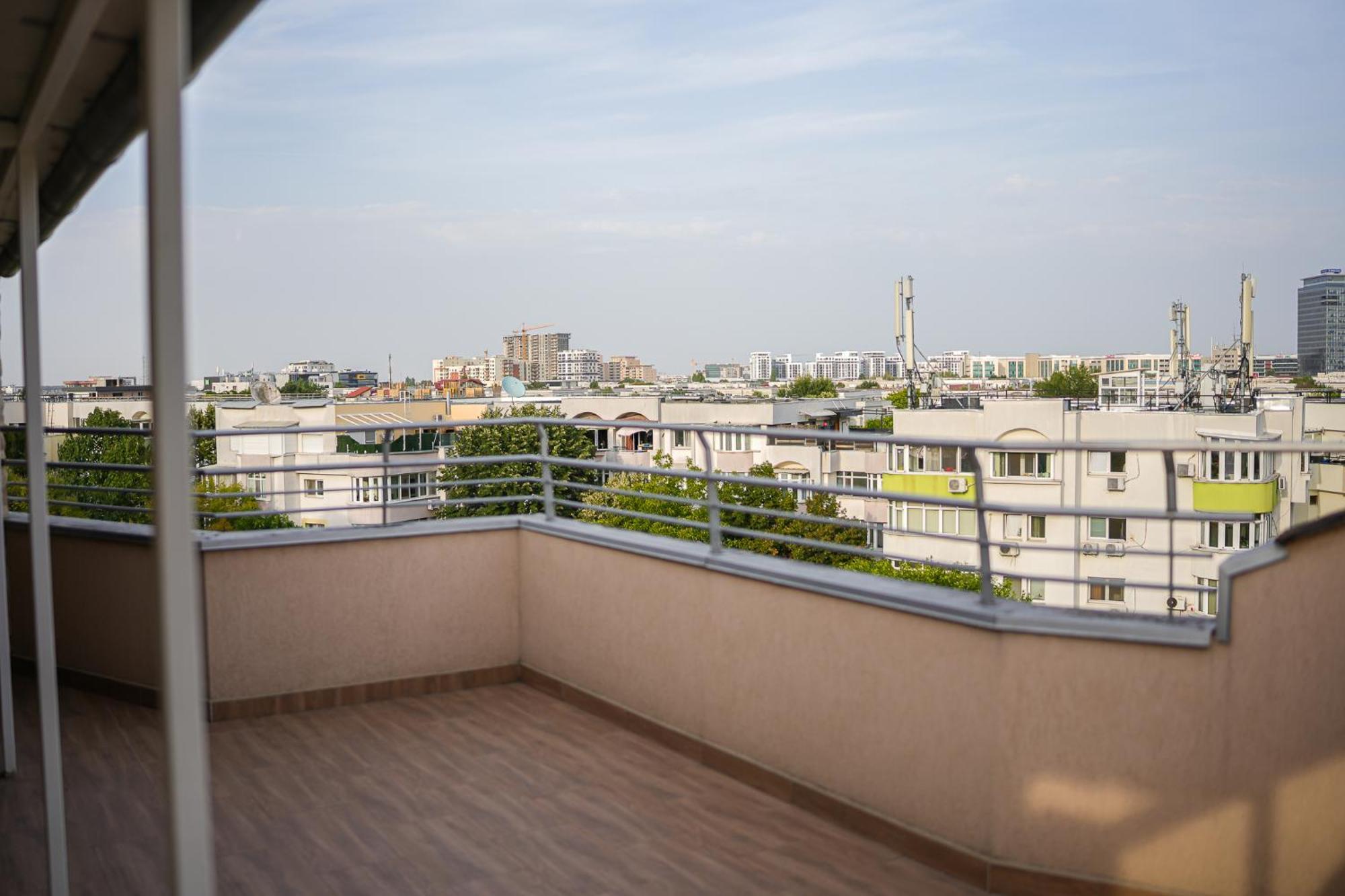 Penthouse With Huge Rooftop Terrace & City View Bucharest Exterior photo